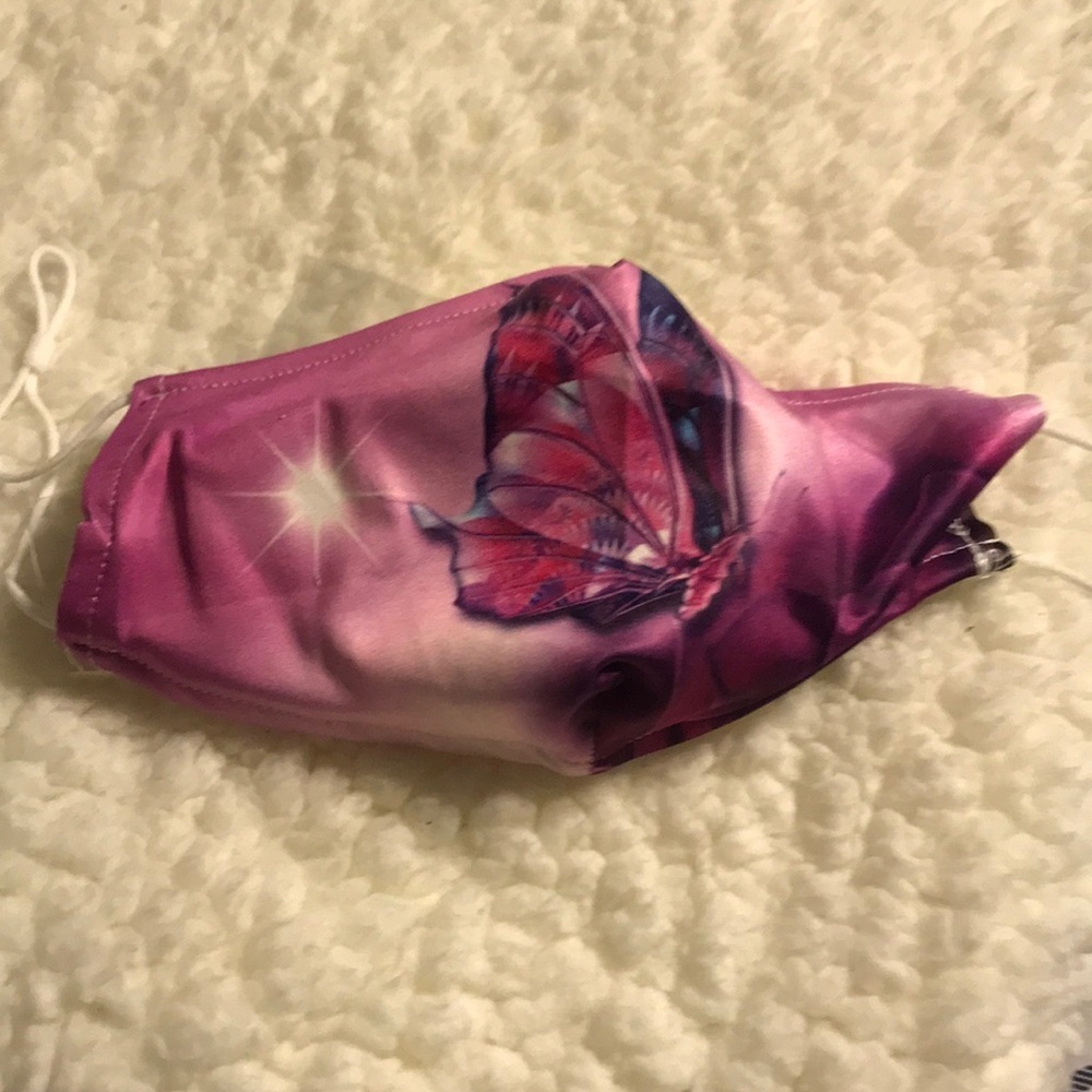 6/$20 New gorgeous butterfly face mask